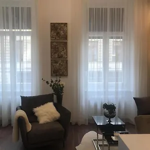 Apartment Cozy App Heart, Budapest